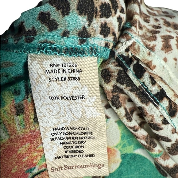 Soft Surroundings Tropical Top Size MP - Picture 5 of 9